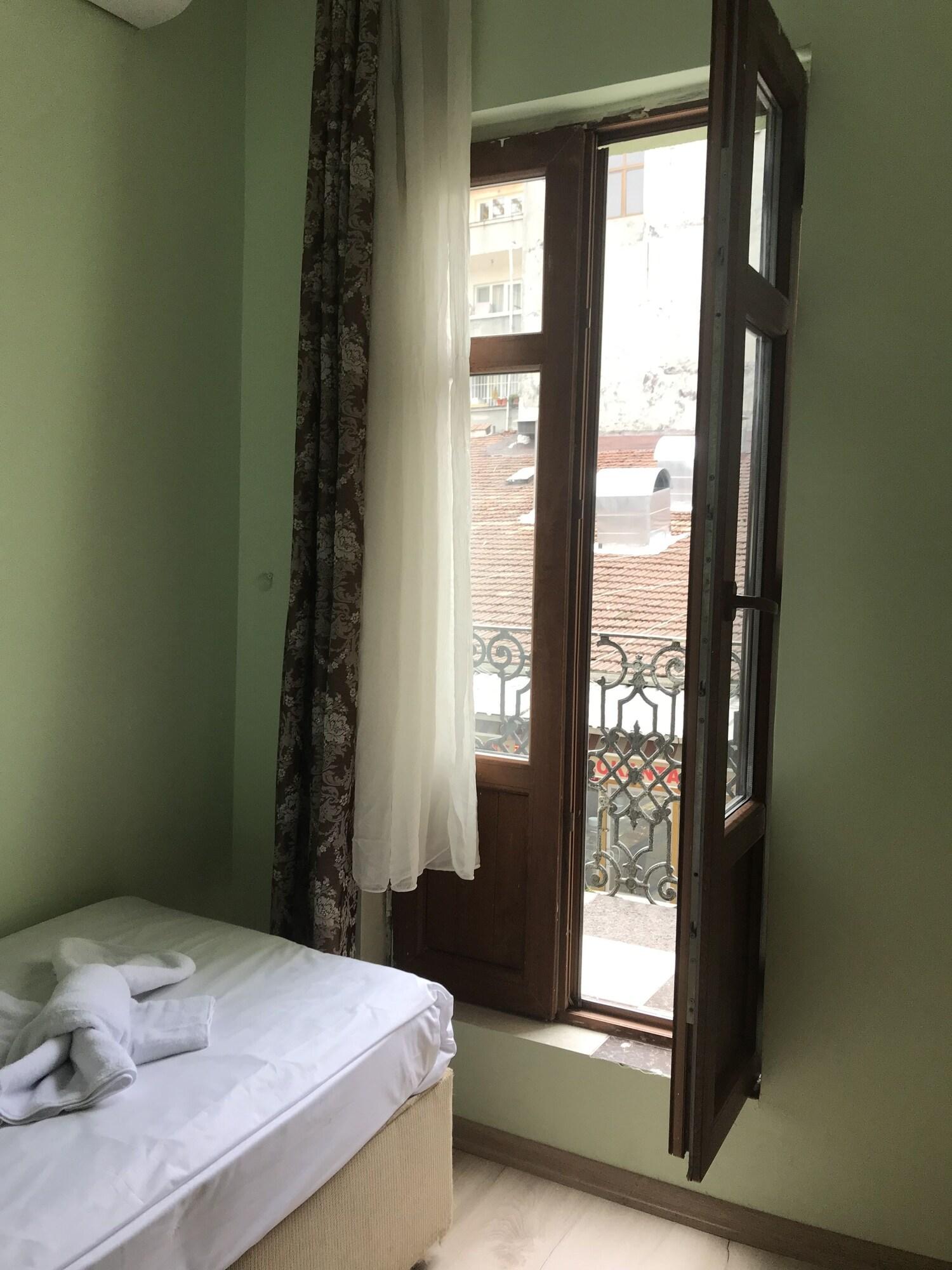 Historial Hotel Istanbul Exterior photo